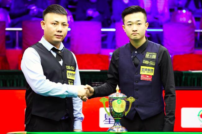 主场观众的 主场观众的